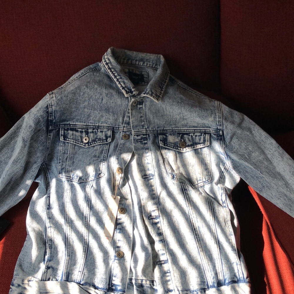 WHITE WASH JEAN JACKET FOREVER 21
